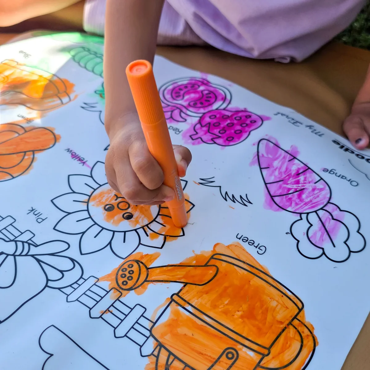 HEY DOODLE - REUSABLE SILICONE MAT | MY FIRST COLOURS