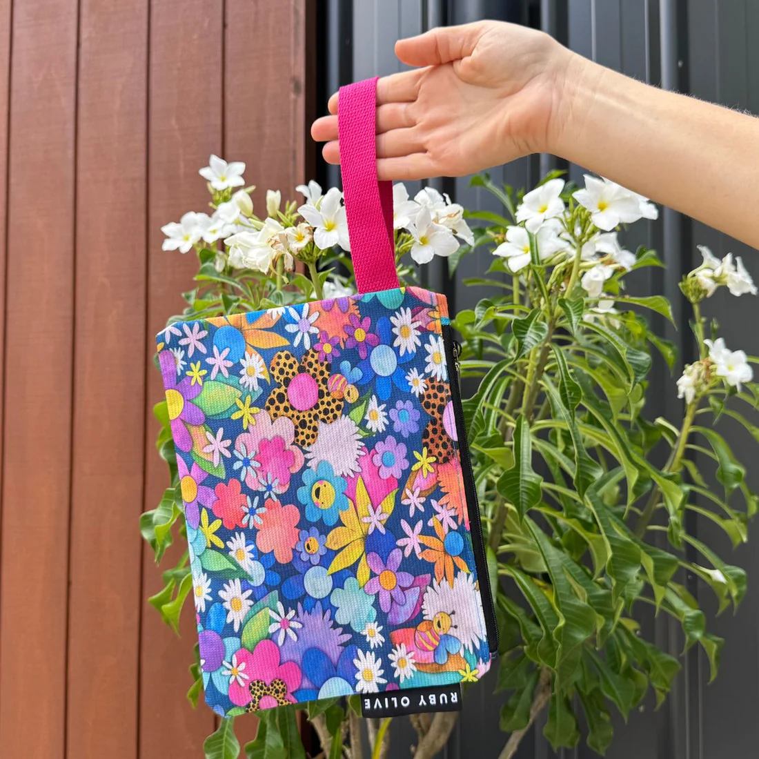 KUTOPIA'S GARDEN POUCH